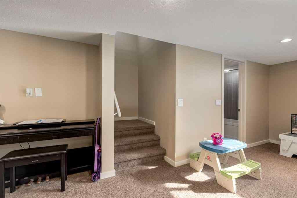 MLS® A2256828 - 152 New Brighton Grove SE in New Brighton Calgary, Residential