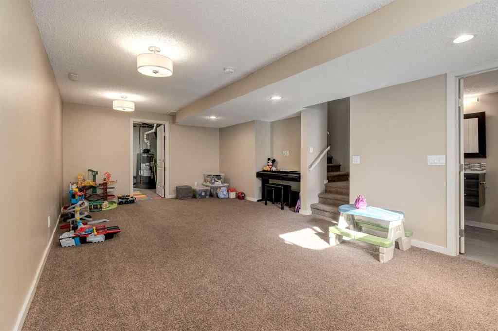 MLS® A2256828 - 152 New Brighton Grove SE in New Brighton Calgary, Residential