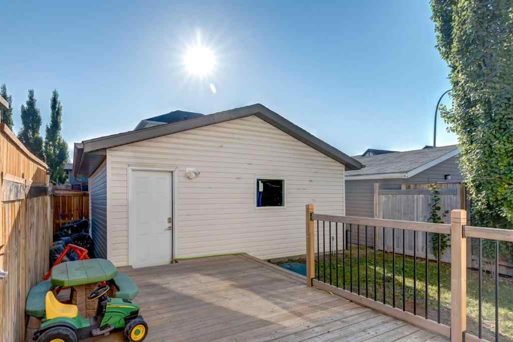 MLS® A2256828 - 152 New Brighton Grove SE in New Brighton Calgary, Residential
