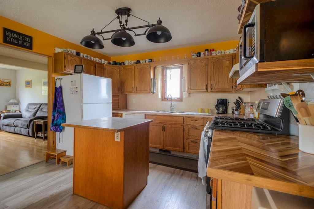 MLS® A2256835 - Unit ##4 205019 100 RANGE Road SE in NONE Rural Lethbridge County, Agri-Business