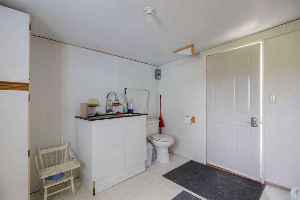 MLS® A2256835 - Unit ##4 205019 100 RANGE Road SE in NONE Rural Lethbridge County, Agri-Business