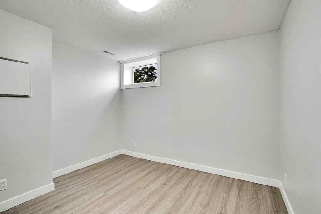 MLS® A2256836 - 7215 huntridge Hill NE in Huntington Hills Calgary, Residential