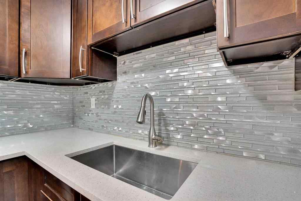 MLS® A2256836 - 7215 huntridge Hill NE in Huntington Hills Calgary, Residential