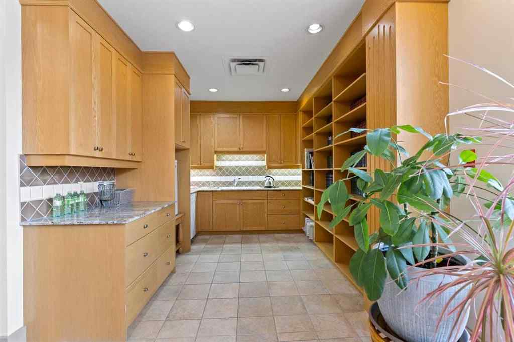 MLS® A2256837 - Unit #406 4555 Varsity Lane NW in Varsity Calgary, Residential