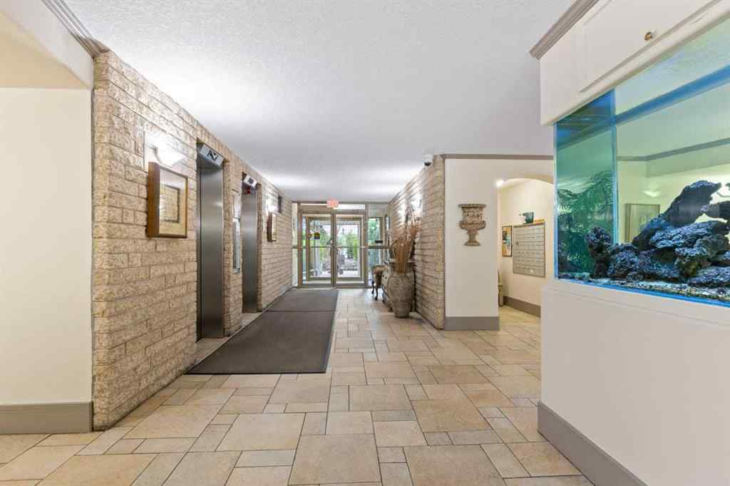 MLS® A2256837 - Unit #406 4555 Varsity Lane NW in Varsity Calgary, Residential