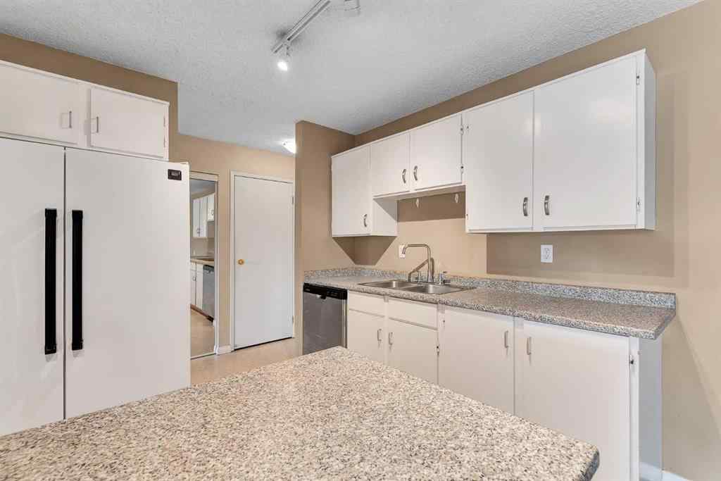 MLS® A2256842 - Unit #204 659 4 Avenue NE in Bridgeland/Riverside Calgary, Residential