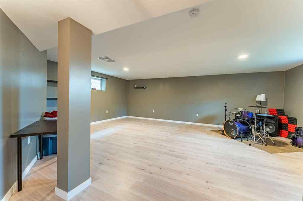 MLS® A2256843 - 76 Cranfield Place SE in Cranston Calgary, Residential