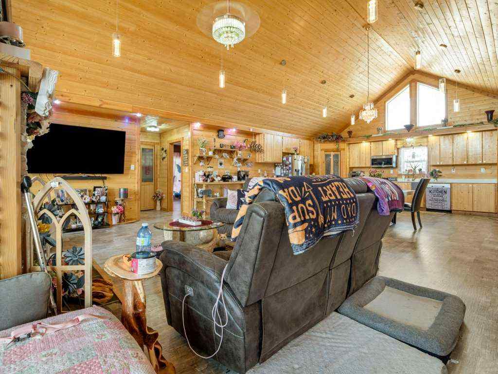 MLS® A2256844 - 51 N 2 Street E in NONE Hill Spring, Residential