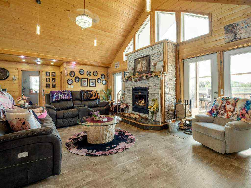 MLS® A2256844 - 51 N 2 Street E in NONE Hill Spring, Residential