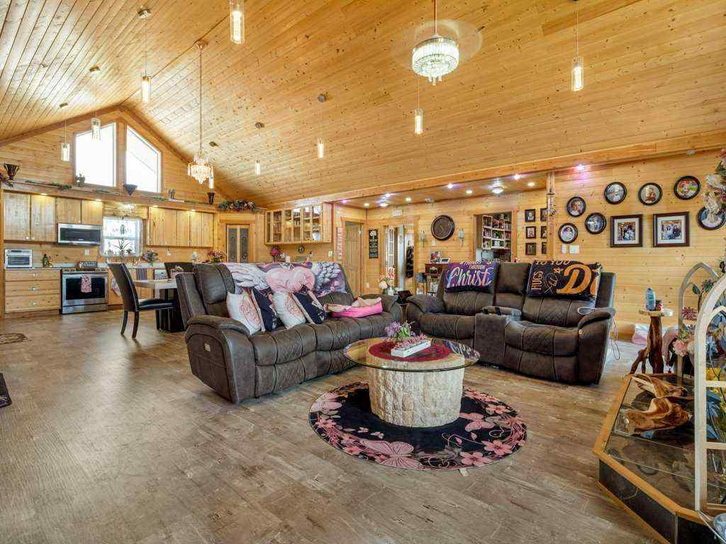 MLS® A2256844 - 51 N 2 Street E in NONE Hill Spring, Residential