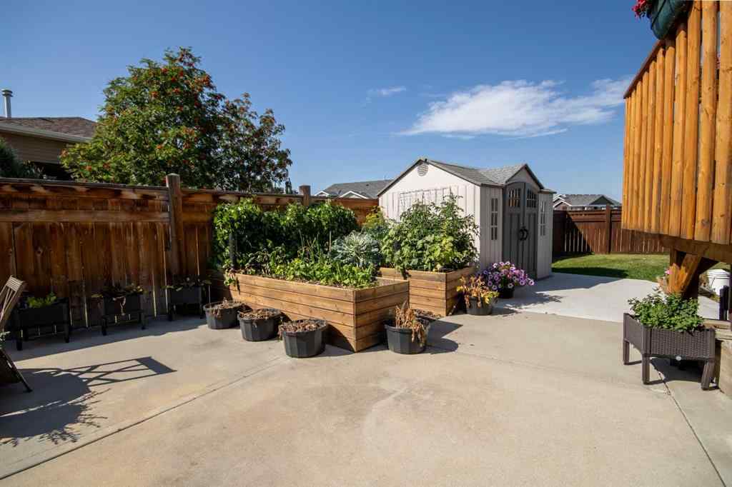 MLS® A2256847 - 1112 2 Street NE in NONE Sundre, Residential