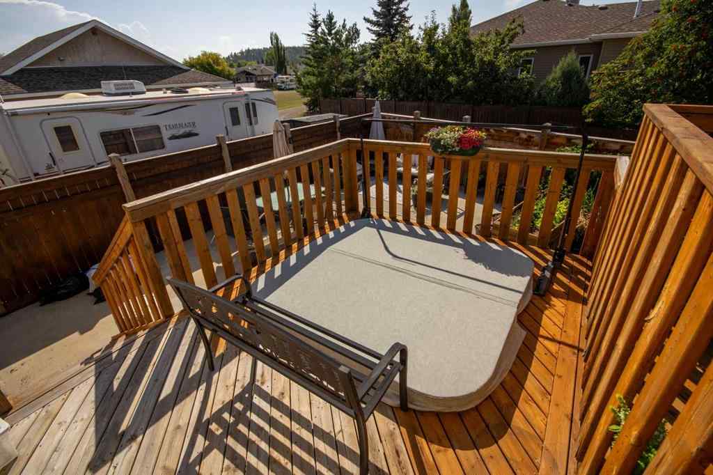 MLS® A2256847 - 1112 2 Street NE in NONE Sundre, Residential