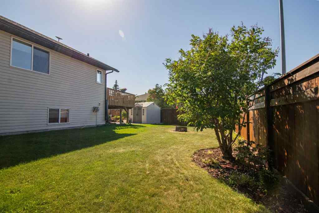 MLS® A2256847 - 1112 2 Street NE in NONE Sundre, Residential