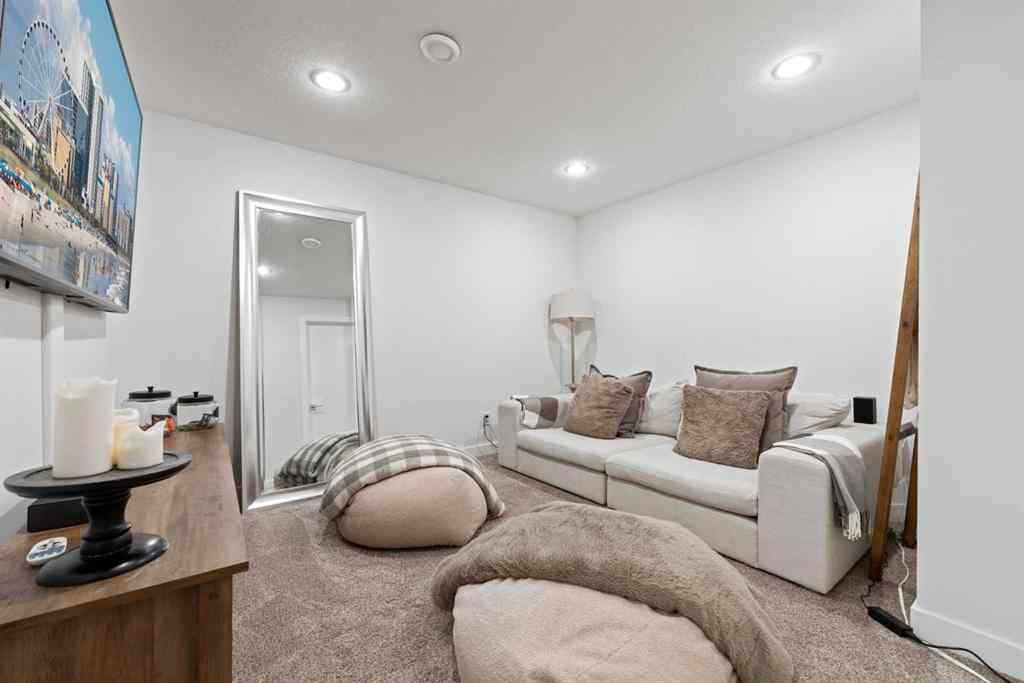 MLS® A2256848 - 2002 26A Street SW in Killarney/Glengarry Calgary, Residential