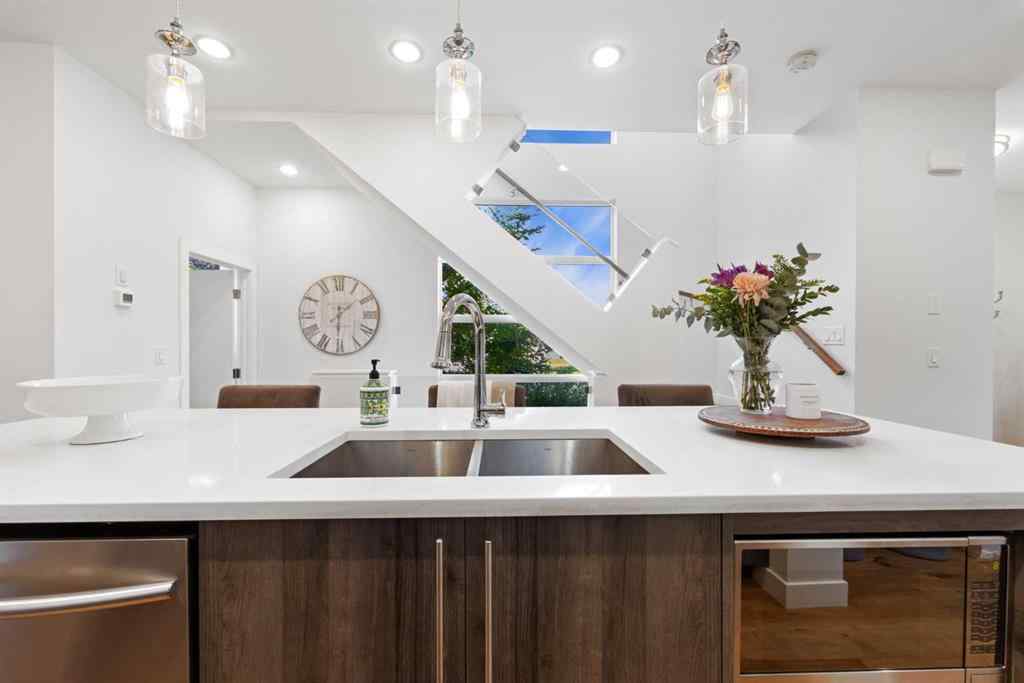 MLS® A2256848 - 2002 26A Street SW in Killarney/Glengarry Calgary, Residential