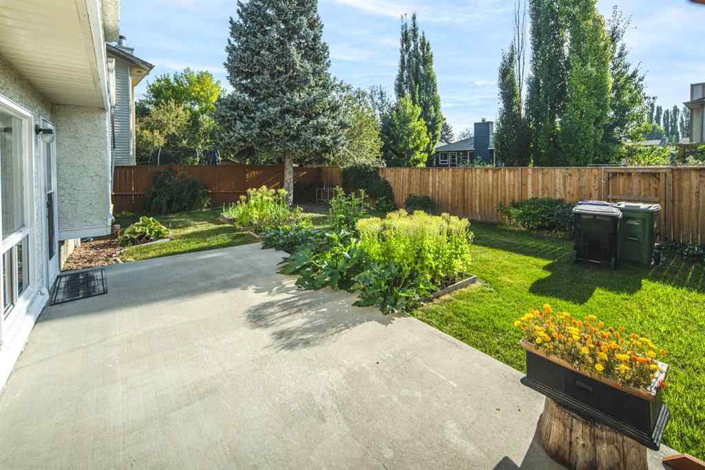 MLS® A2256851 - 16 Sunhaven Way SE in Sundance Calgary, Residential