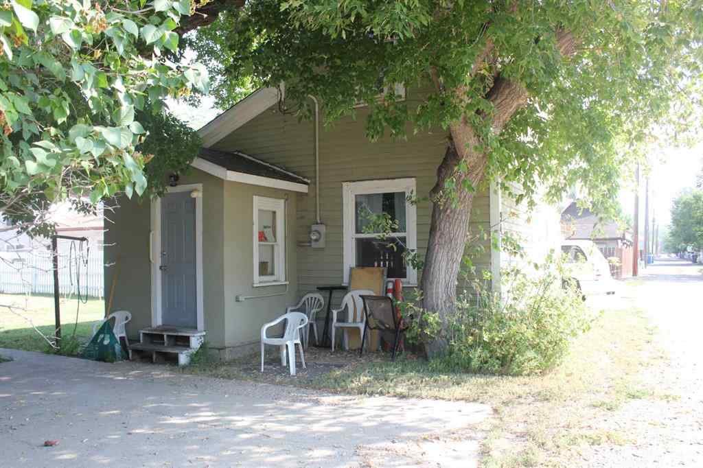 MLS® A2256854 - 947 Yuill Street SE in River Flats Medicine Hat, Residential