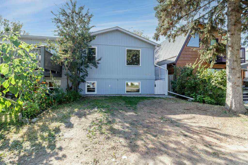 MLS® A2256855 - 5016 44 Street  in Cottage Area Sylvan Lake, Residential