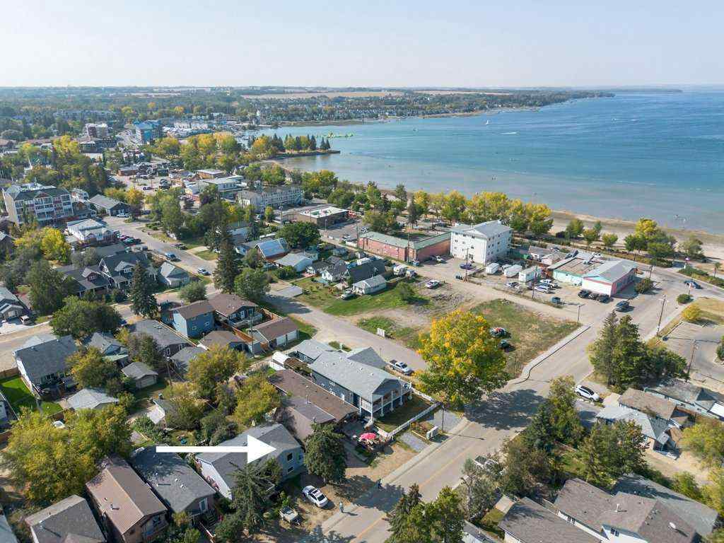 MLS® A2256855 - 5016 44 Street  in Cottage Area Sylvan Lake, Residential