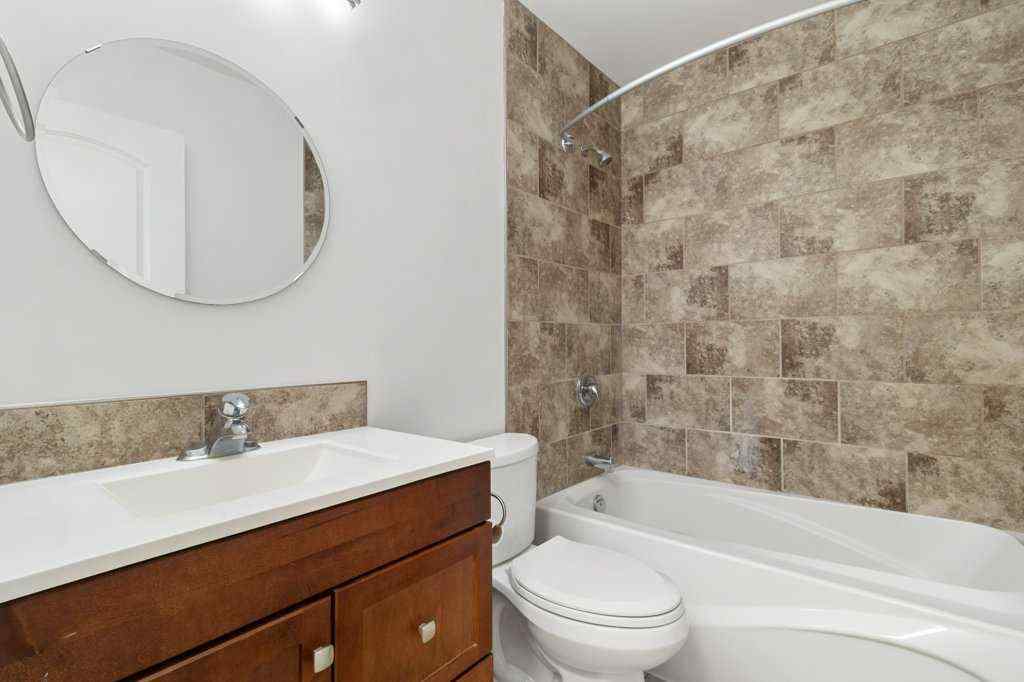 MLS® A2256855 - 5016 44 Street  in Cottage Area Sylvan Lake, Residential