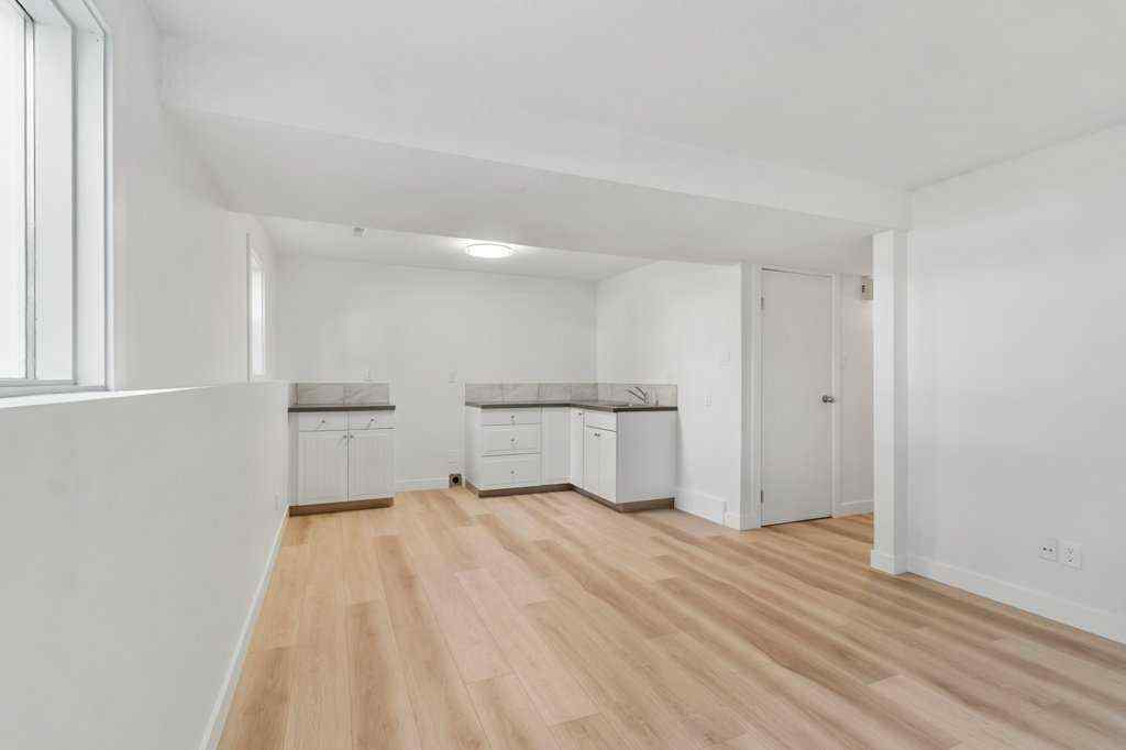 MLS® A2256855 - 5016 44 Street  in Cottage Area Sylvan Lake, Residential