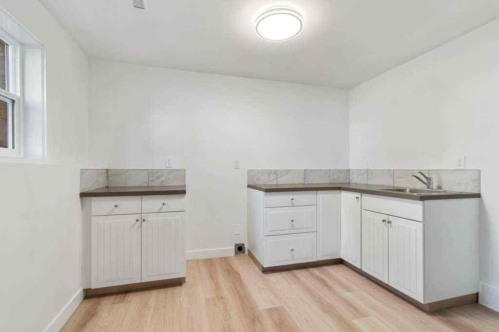 MLS® A2256855 - 5016 44 Street  in Cottage Area Sylvan Lake, Residential