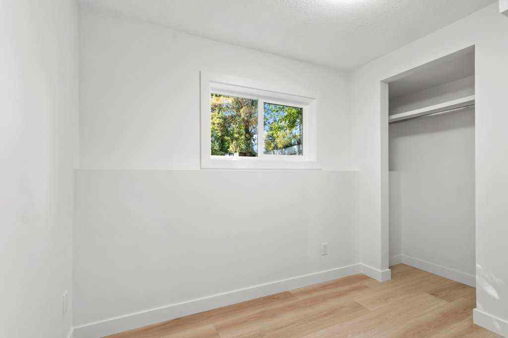 MLS® A2256855 - 5016 44 Street  in Cottage Area Sylvan Lake, Residential