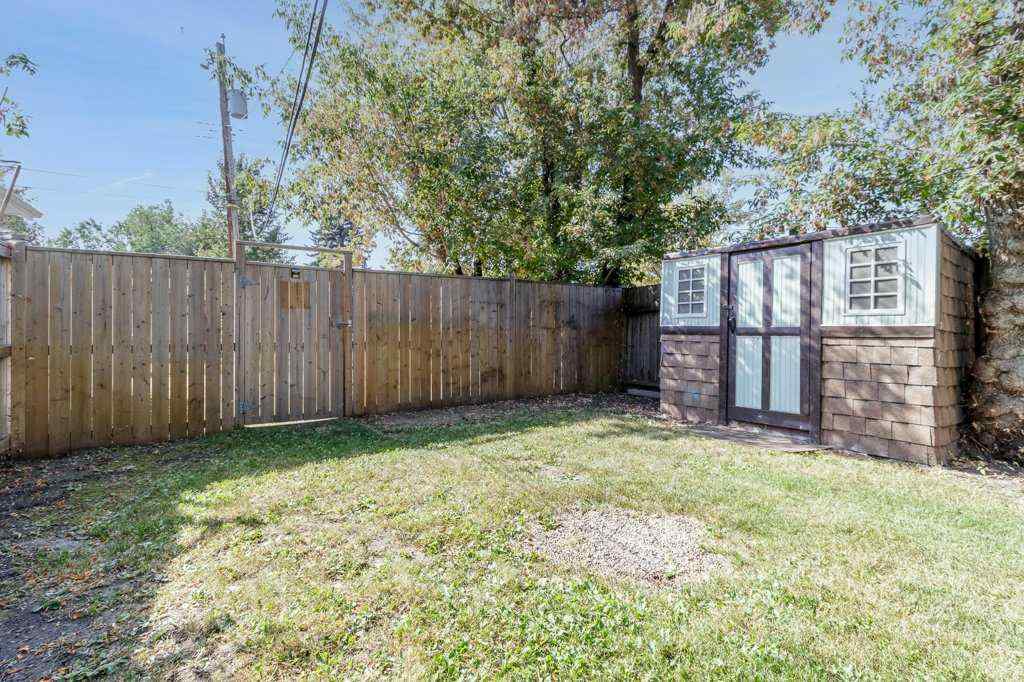 MLS® A2256855 - 5016 44 Street  in Cottage Area Sylvan Lake, Residential