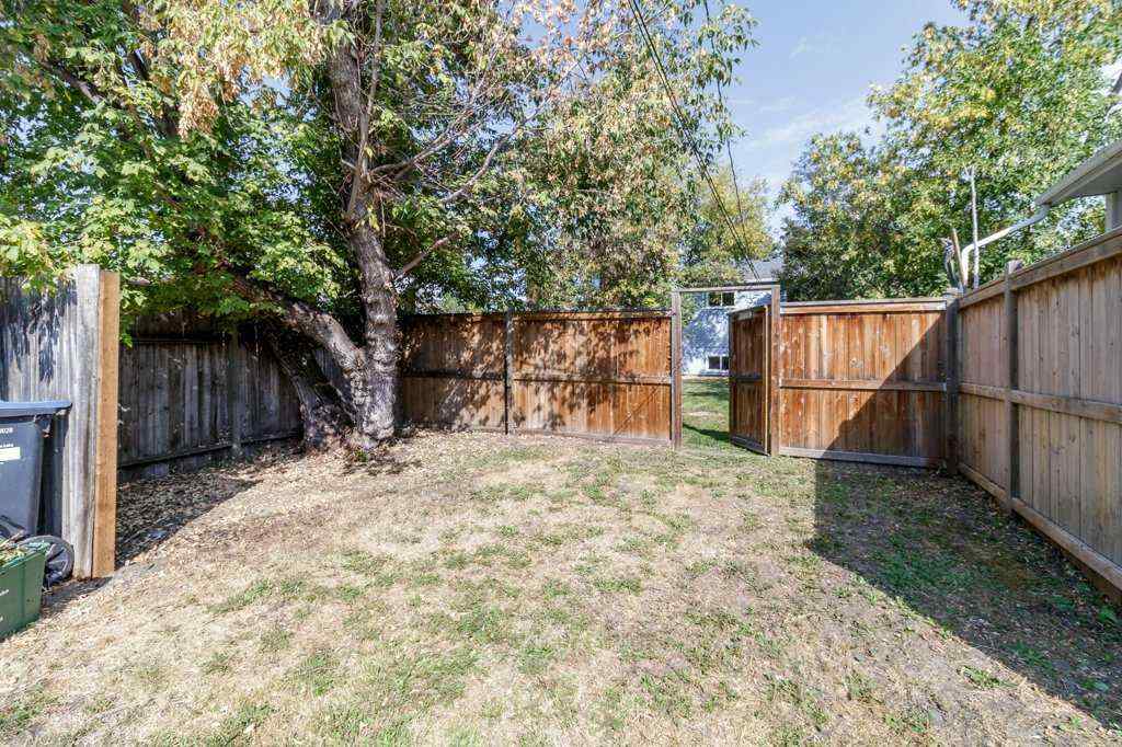 MLS® A2256855 - 5016 44 Street  in Cottage Area Sylvan Lake, Residential