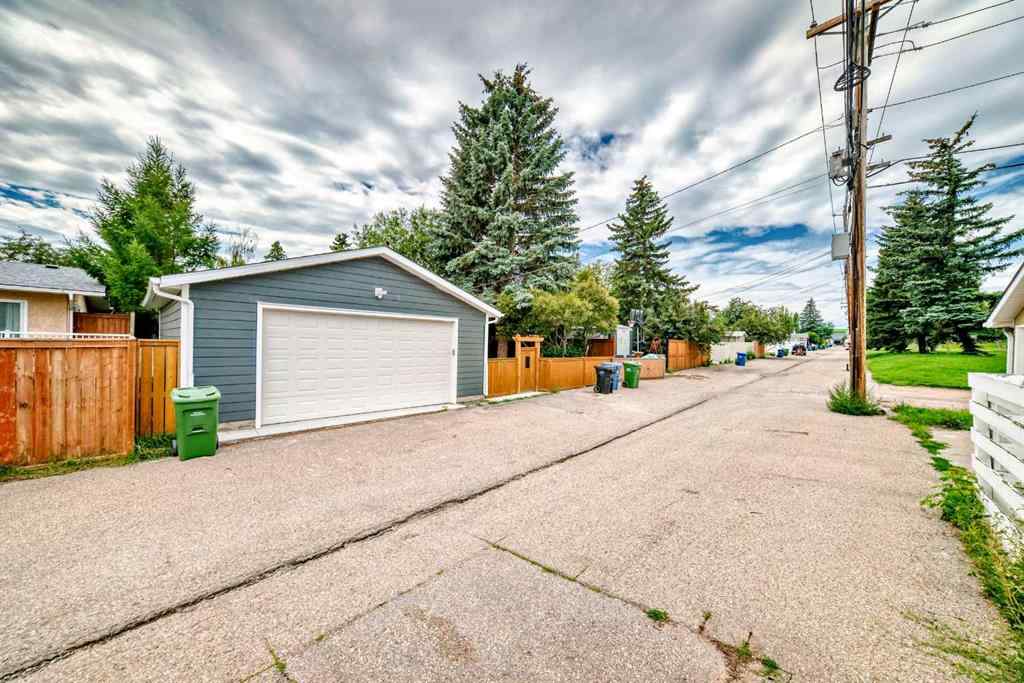 MLS® A2256858 - 264 99 Avenue SE in Willow Park Calgary, Residential