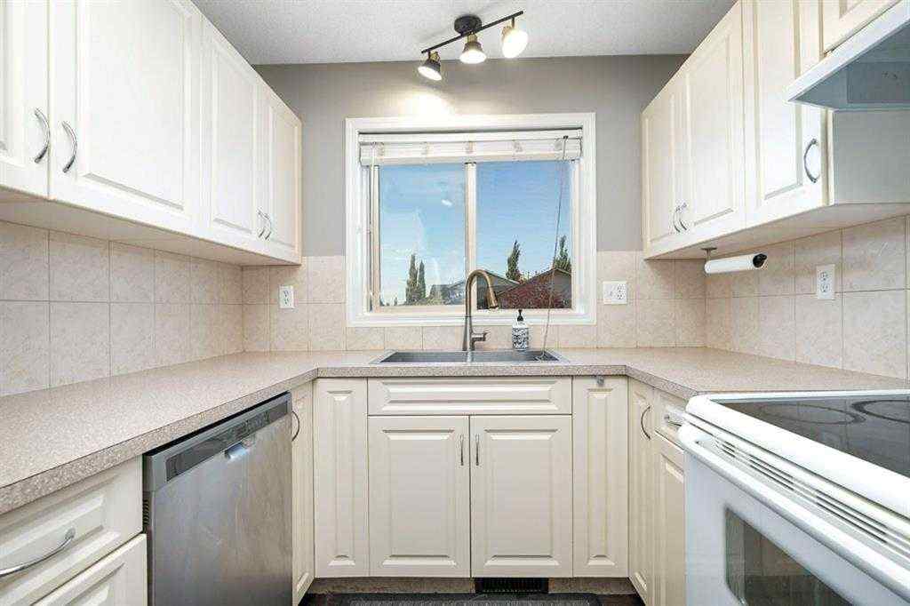 MLS® A2256860 - 5 Lyons Close  in Lancaster Green Red Deer, Residential