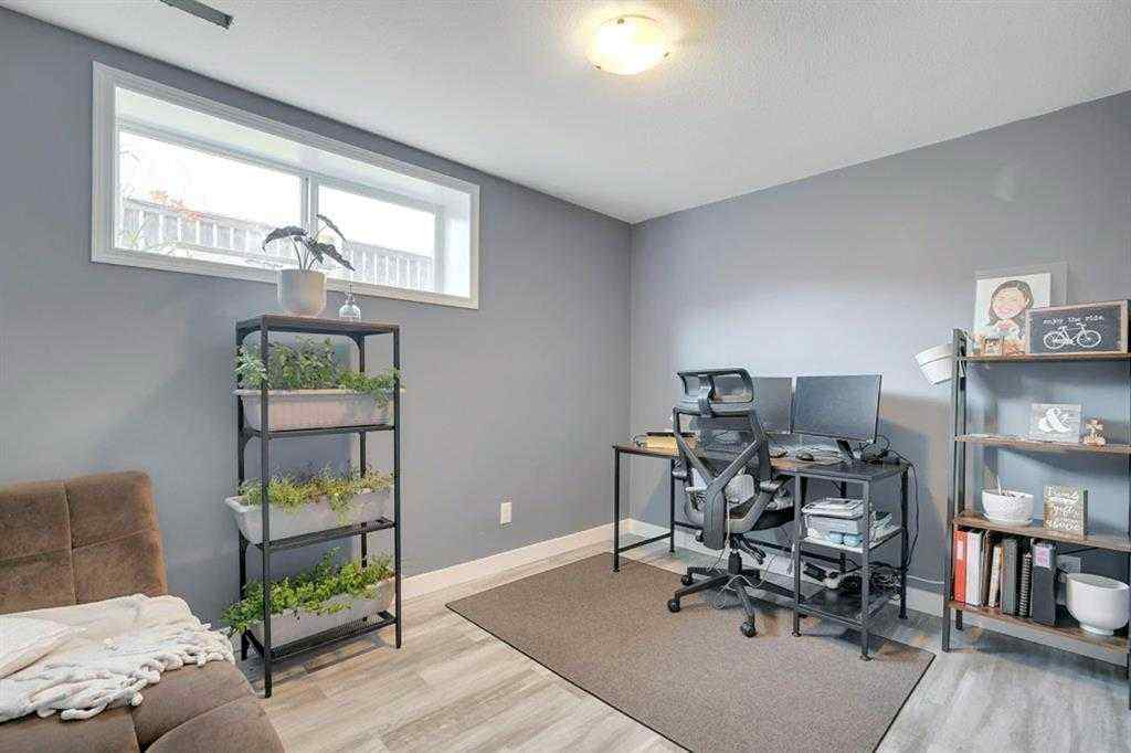MLS® A2256860 - 5 Lyons Close  in Lancaster Green Red Deer, Residential