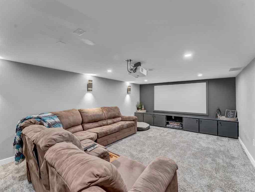 MLS® A2256864 - 16 Storrs Crescent SE in SE Southridge Medicine Hat, Residential