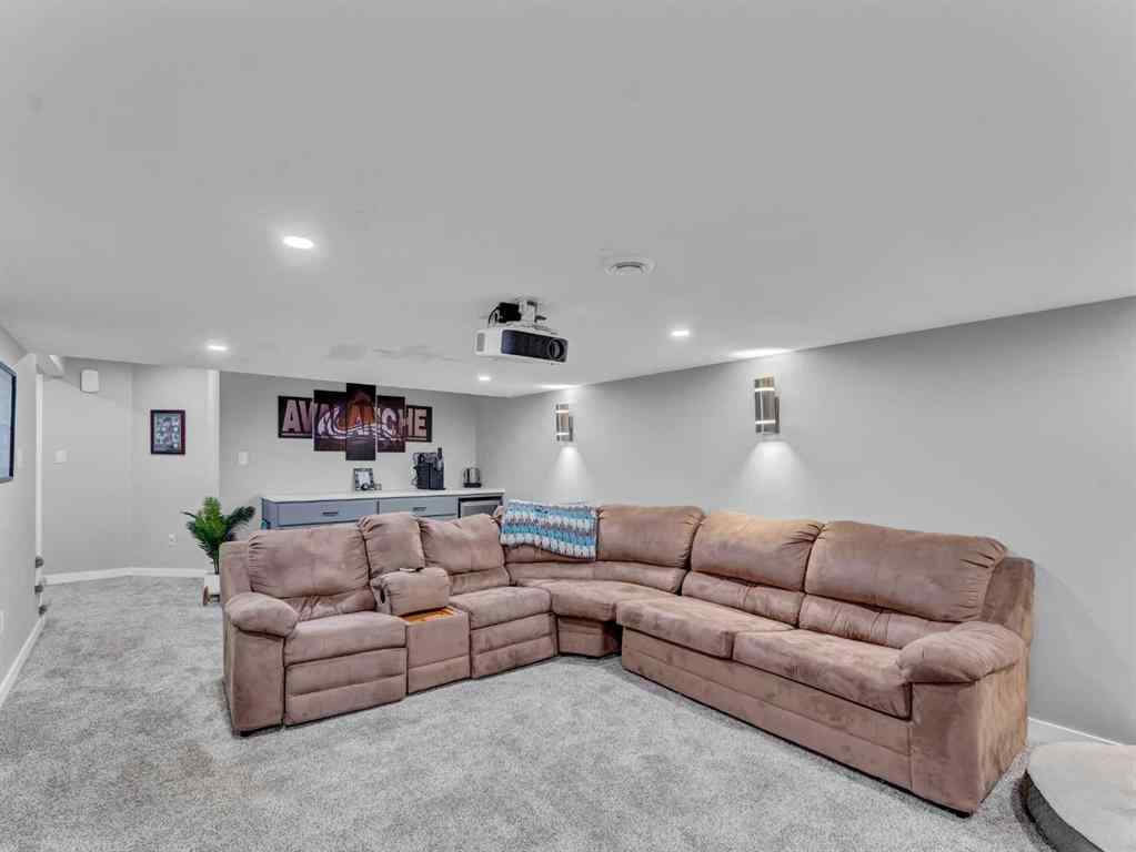 MLS® A2256864 - 16 Storrs Crescent SE in SE Southridge Medicine Hat, Residential