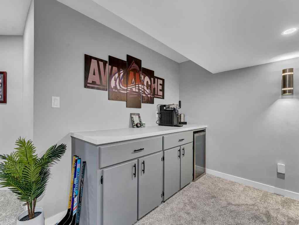 MLS® A2256864 - 16 Storrs Crescent SE in SE Southridge Medicine Hat, Residential