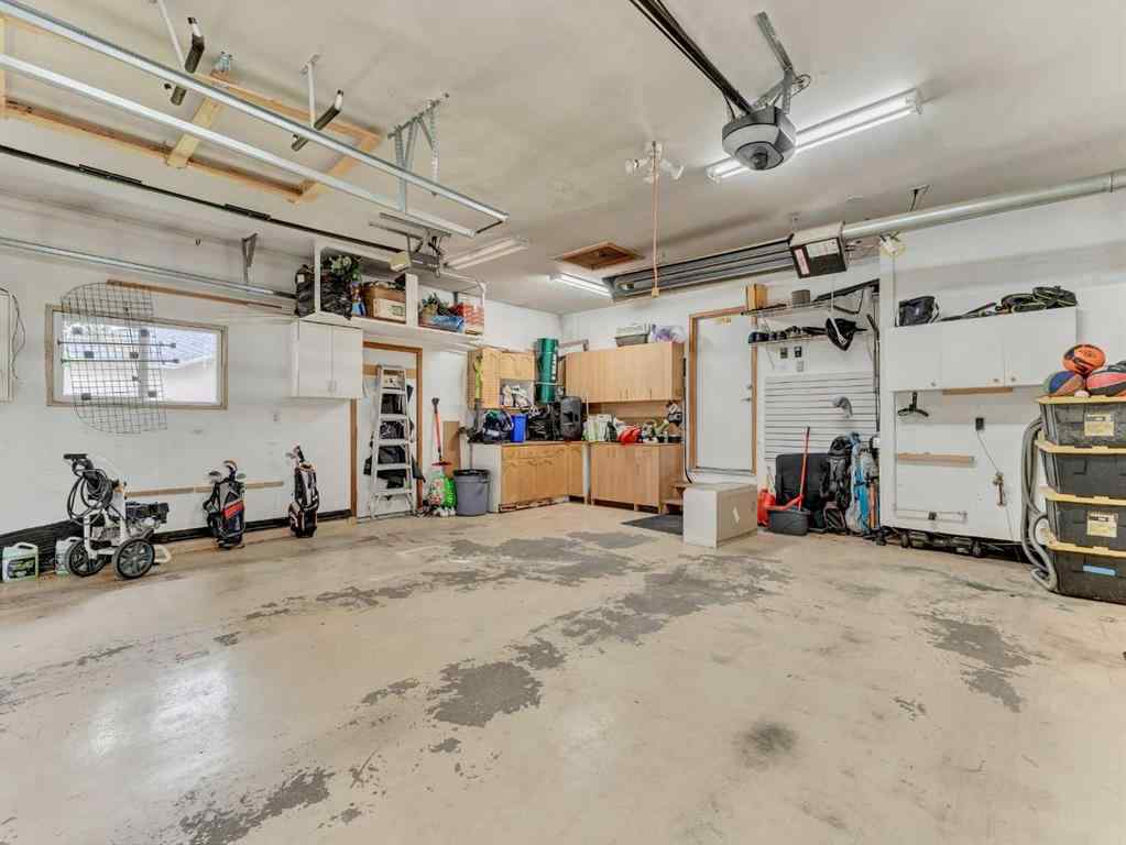 MLS® A2256864 - 16 Storrs Crescent SE in SE Southridge Medicine Hat, Residential
