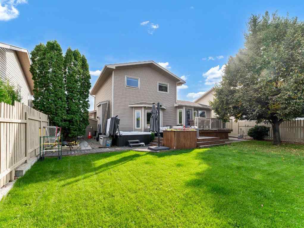 MLS® A2256864 - 16 Storrs Crescent SE in SE Southridge Medicine Hat, Residential