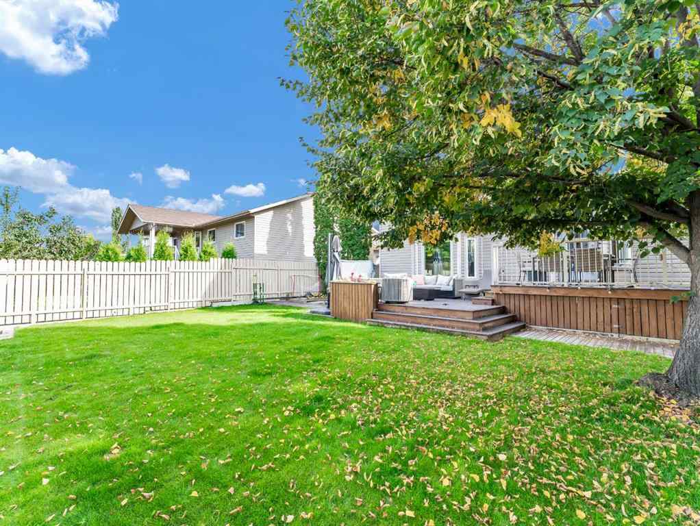 MLS® A2256864 - 16 Storrs Crescent SE in SE Southridge Medicine Hat, Residential