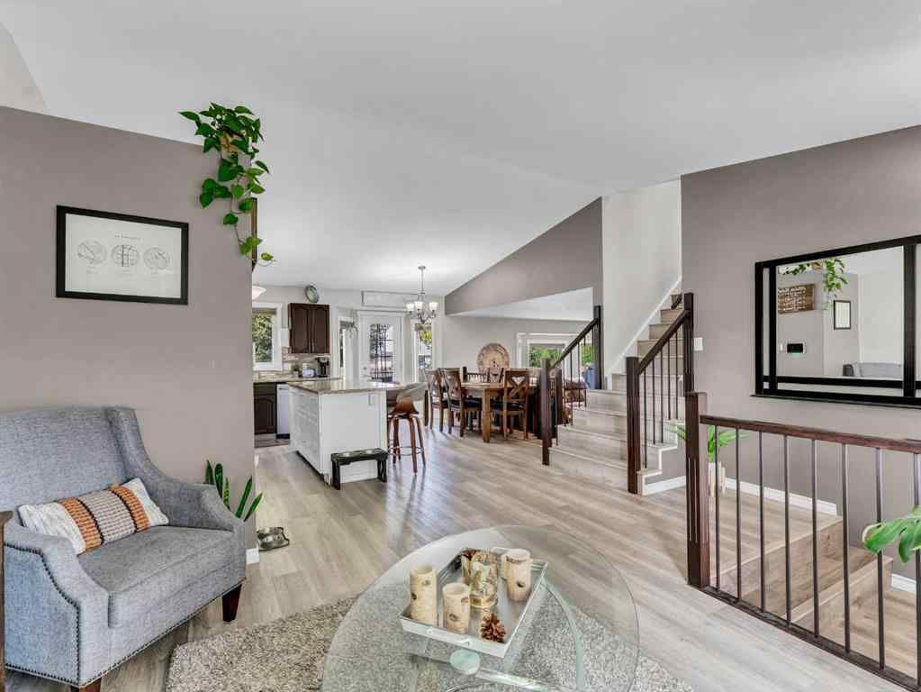 MLS® A2256864 - 16 Storrs Crescent SE in SE Southridge Medicine Hat, Residential