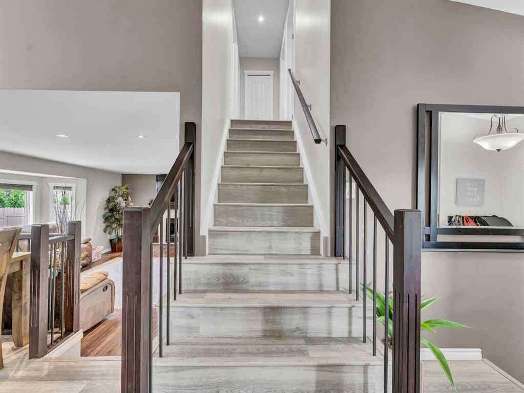 MLS® A2256864 - 16 Storrs Crescent SE in SE Southridge Medicine Hat, Residential