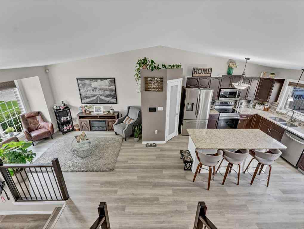 MLS® A2256864 - 16 Storrs Crescent SE in SE Southridge Medicine Hat, Residential
