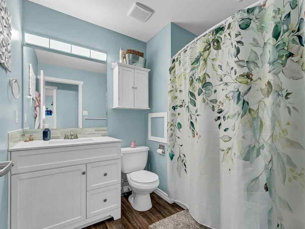 MLS® A2256864 - 16 Storrs Crescent SE in SE Southridge Medicine Hat, Residential