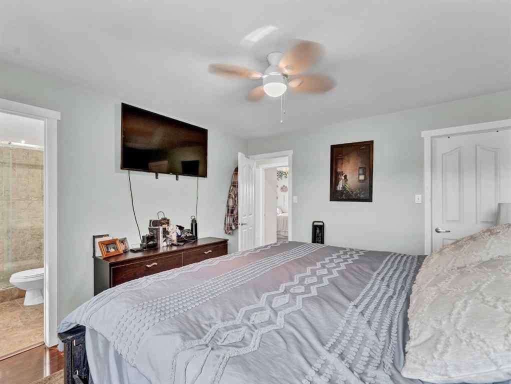 MLS® A2256864 - 16 Storrs Crescent SE in SE Southridge Medicine Hat, Residential