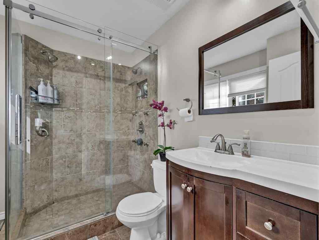 MLS® A2256864 - 16 Storrs Crescent SE in SE Southridge Medicine Hat, Residential