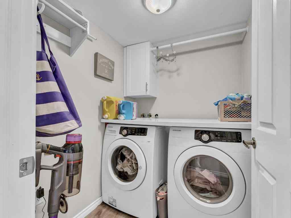 MLS® A2256864 - 16 Storrs Crescent SE in SE Southridge Medicine Hat, Residential