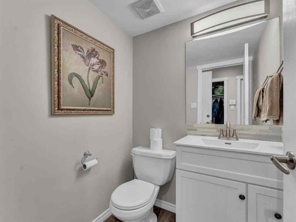 MLS® A2256864 - 16 Storrs Crescent SE in SE Southridge Medicine Hat, Residential