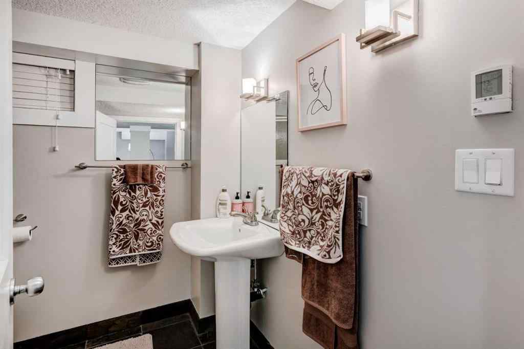 MLS® A2256866 - 38 Lissington Drive SW in North Glenmore Park Calgary, Residential