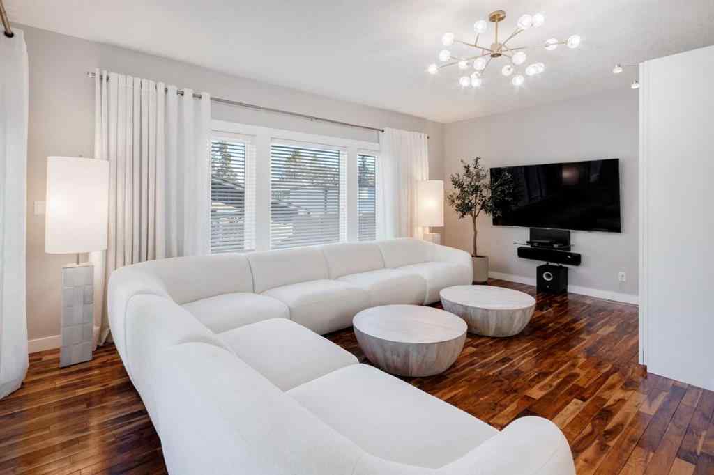 MLS® A2256866 - 38 Lissington Drive SW in North Glenmore Park Calgary, Residential
