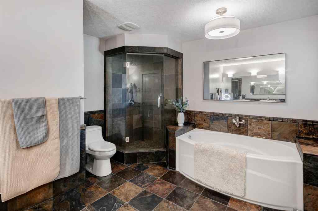MLS® A2256866 - 38 Lissington Drive SW in North Glenmore Park Calgary, Residential