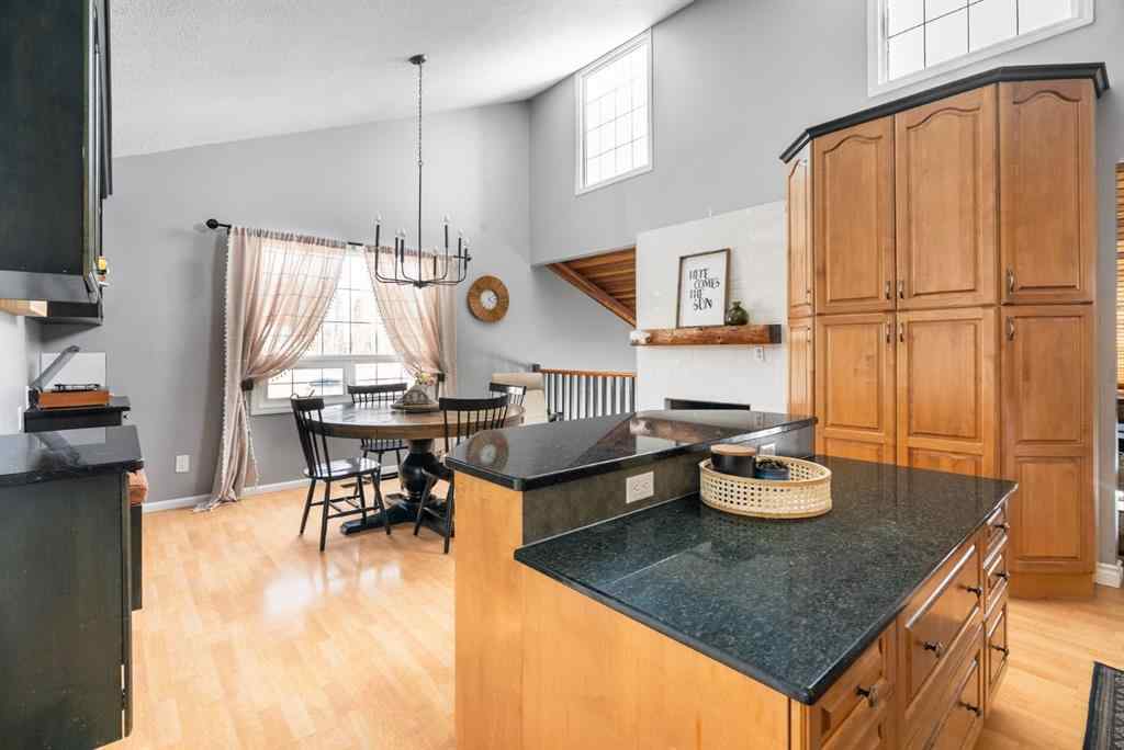 MLS® A2256872 - 105 Whiteoak Garden  in Thickwood Fort McMurray, Residential